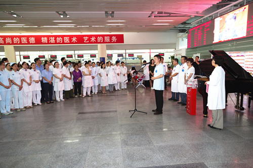 志愿者代表讲话1.jpg