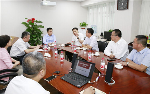 雷海超.jpg 雷海超.jpg