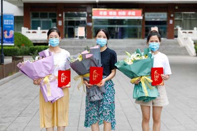 关键时刻更要逆行在前.jpg