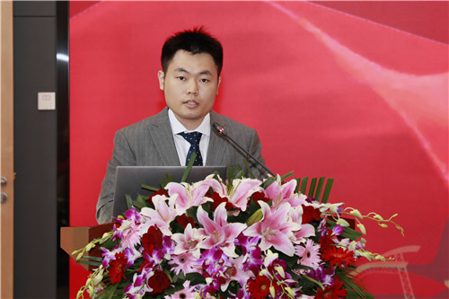 魏贤杰_副本.jpg