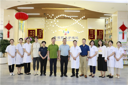 合影_副本2000.jpg 合影_副本2000.jpg