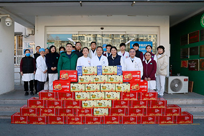 3-春节前夕我院领导走访慰问医务工作者.jpg