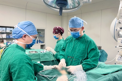 泌尿外科腹腔镜手术 (1).jpg 泌尿外科腹腔镜手术 (1).jpg