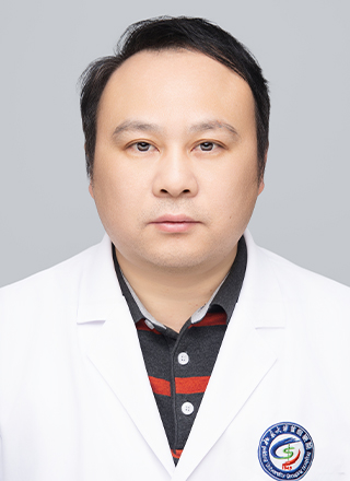 杨远游医生照片