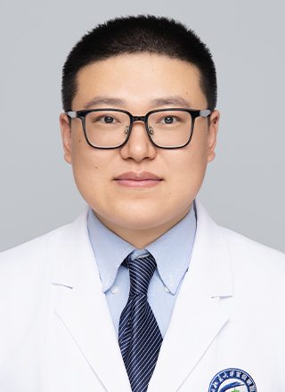 何子杰医生照片